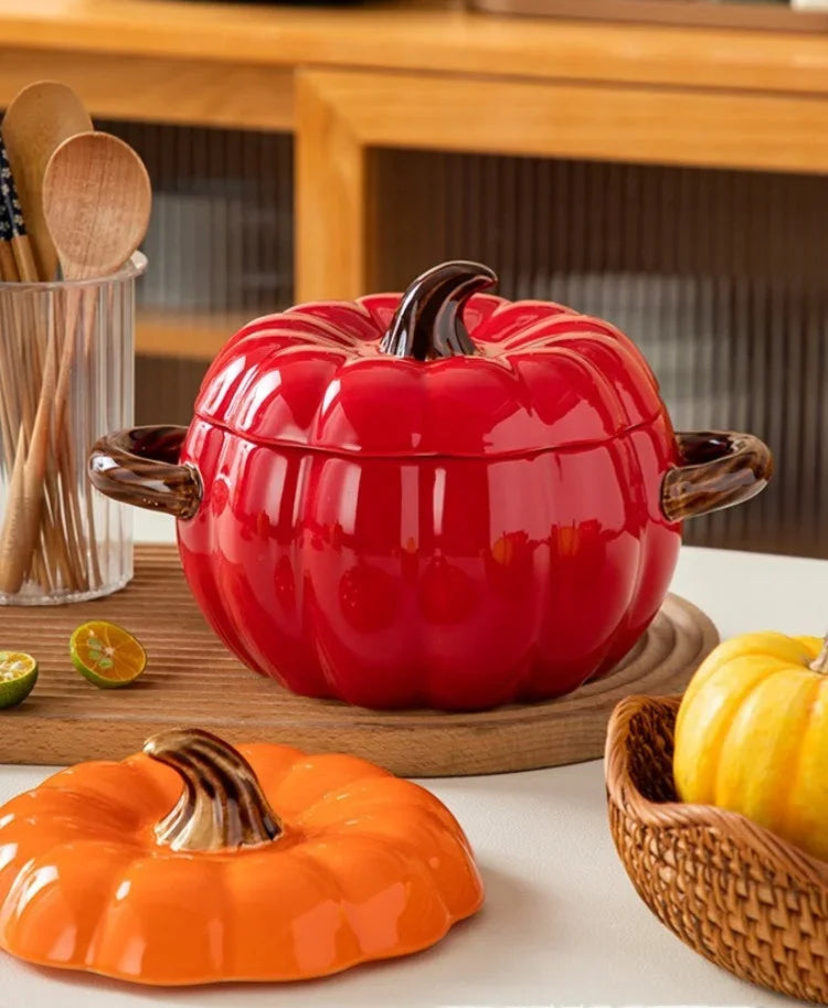 Elegant ceramic bowl with a matching lid, featuring a smooth glazed finish. Ideal for serving soups, stews, or storing leftovers while keeping food warm