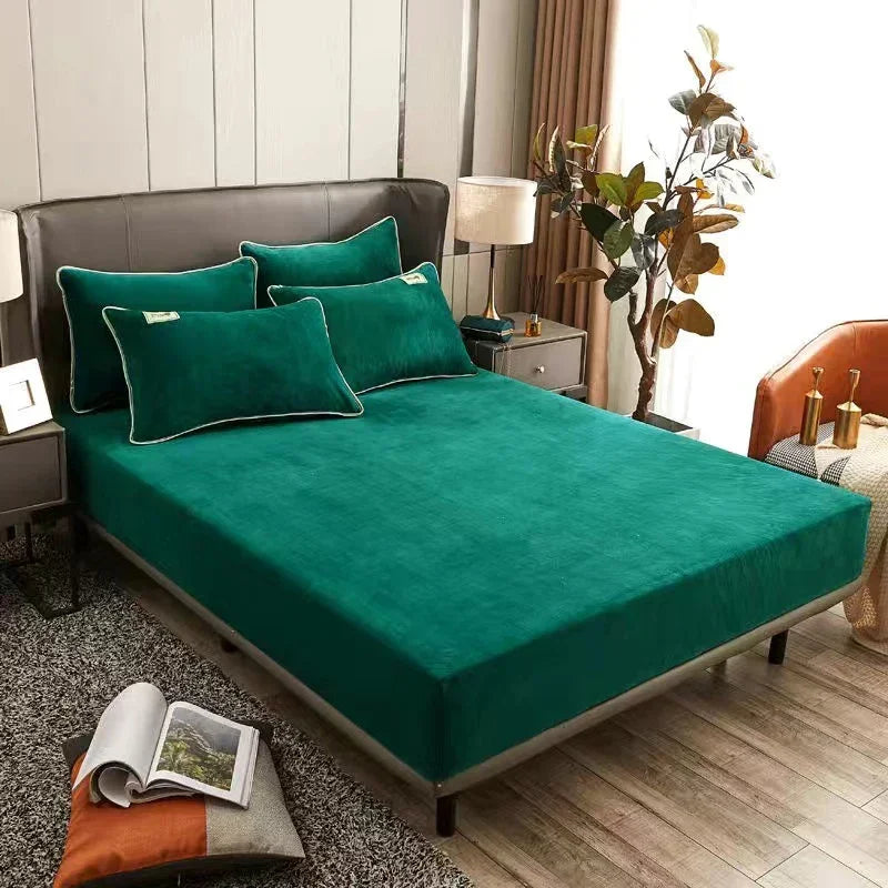 A fitted sheet with elastic edges designed to snugly cover a mattress, ensuring a smooth and secure fit that prevents shifting during use. Made from soft, breathable fabric, this sheet enhances sleeping comfort while protecting the mattress from dust and stains