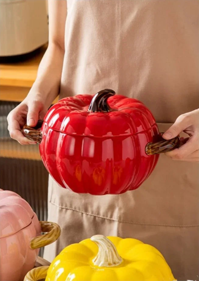 Elegant ceramic bowl with a matching lid, featuring a smooth glazed finish. Ideal for serving soups, stews, or storing leftovers while keeping food warm