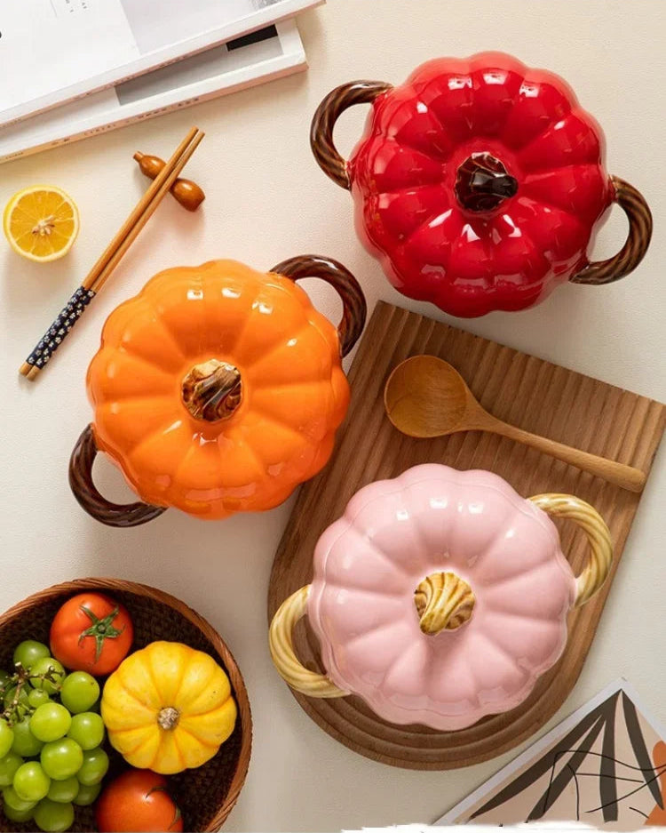 Elegant ceramic bowl with a matching lid, featuring a smooth glazed finish. Ideal for serving soups, stews, or storing leftovers while keeping food warm