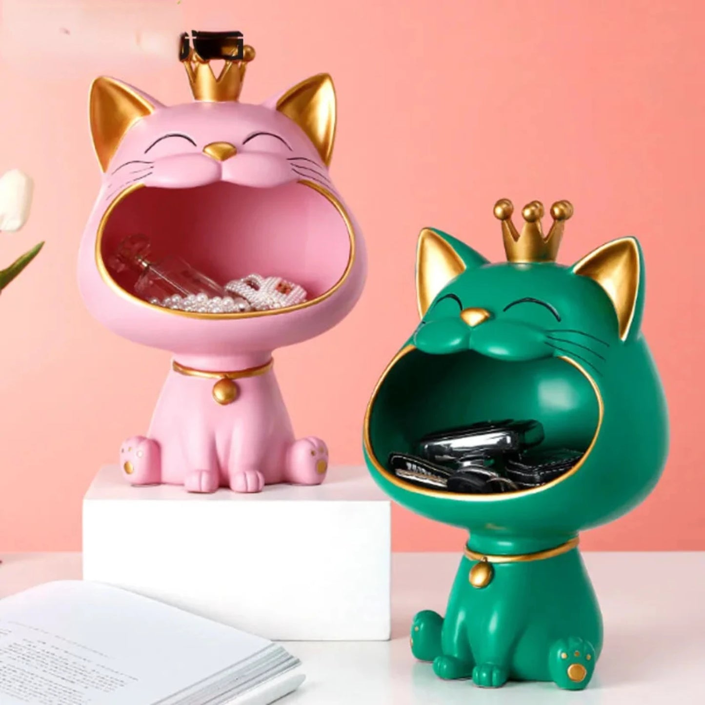 Lucky Cat Statue